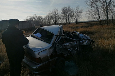 Водитель и пассажир ВАЗ-2115 погибли в ДТП с КамАЗом и "Грантой" в Самарской области