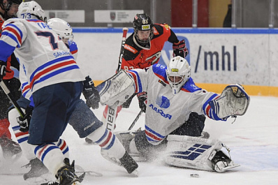 "Омские Ястребы" разгромили тольяттинскую "Ладью"
