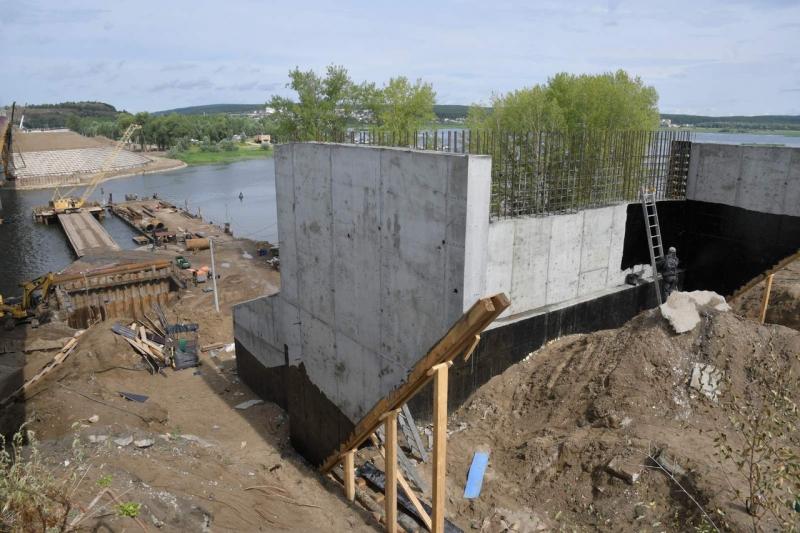 В регионе продолжается строительство моста через реку Сок