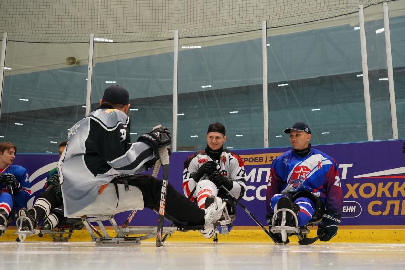 В Самаре стартовал 3-й круг чемпионата России по следж-хоккею в дивизионе "Лига героев" – Кубок "Герои нашего времени"