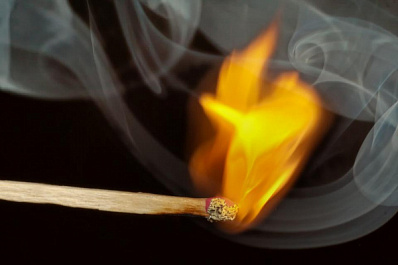 Вместо отпуска и дорогого смартфона: на пачках сигарет предложили писать, сколько курильщики тратят в год