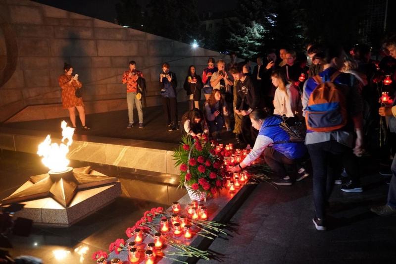 "Будущие поколения не должны забывать свою историю": в Самаре прошла всероссийская акция "Свеча памяти"