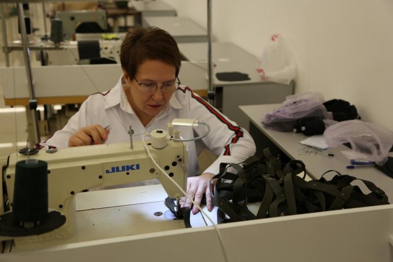 Очень нужны волонтеры: самарские дизайнеры открывают швейные мастерские в помощь фронту