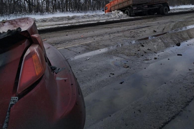 В Самарской области возбудили уголовное дело из-за смертельного ДТП с легковушкой и КамАЗом