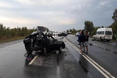 Грудничок чудом не пострадал в массовом ДТП на трассе под Самарой