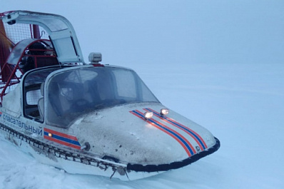 Спасатели отыскали двух рыбаков, заблудившихся на Волге в 6 км от берега в метель