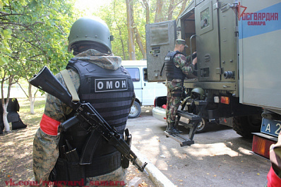 Самарский ОМОН на транспорте отмечает 26-летие