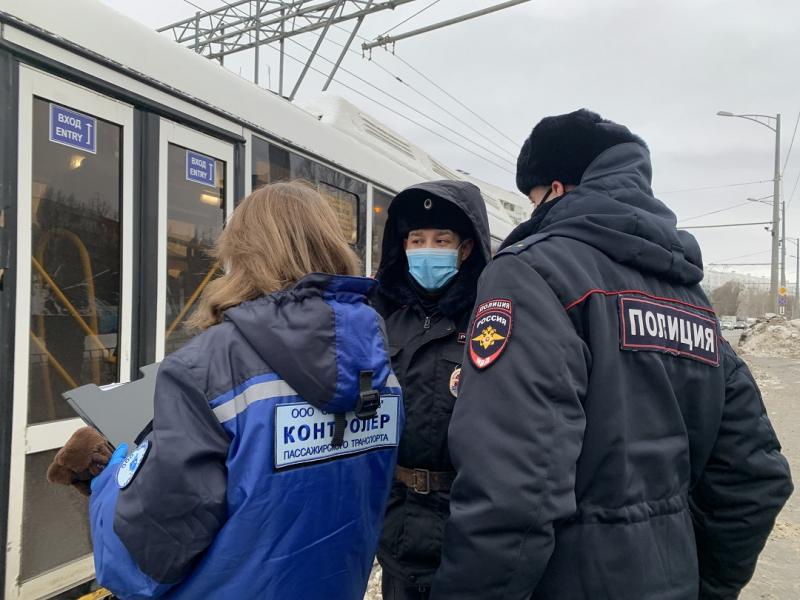 В Самаре на пассажиров транспорта без масок составили 181 протокол