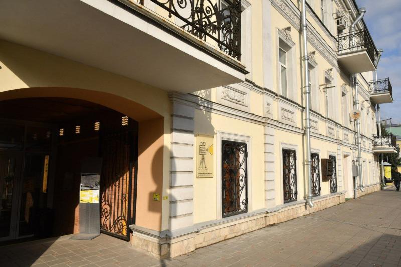 В сквере Эльдара Рязанова в Самаре с 15 по 18 августа пройдут бесплатные кинопоказы