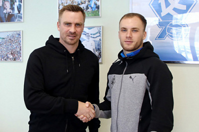 "Крылья Советов" продлили контракт с полузащитником Владиславом Тюриным