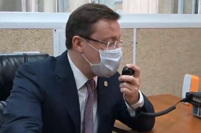 Дмитрий Азаров поздравил работников скорой помощи с профессиональным праздников