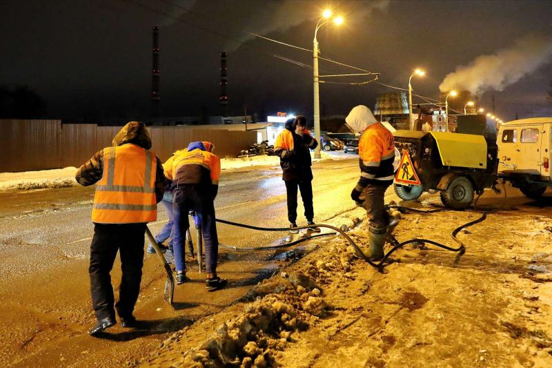 В Самаре проводят ямочный ремонт на ул. Елизарова и Алма-Атинской