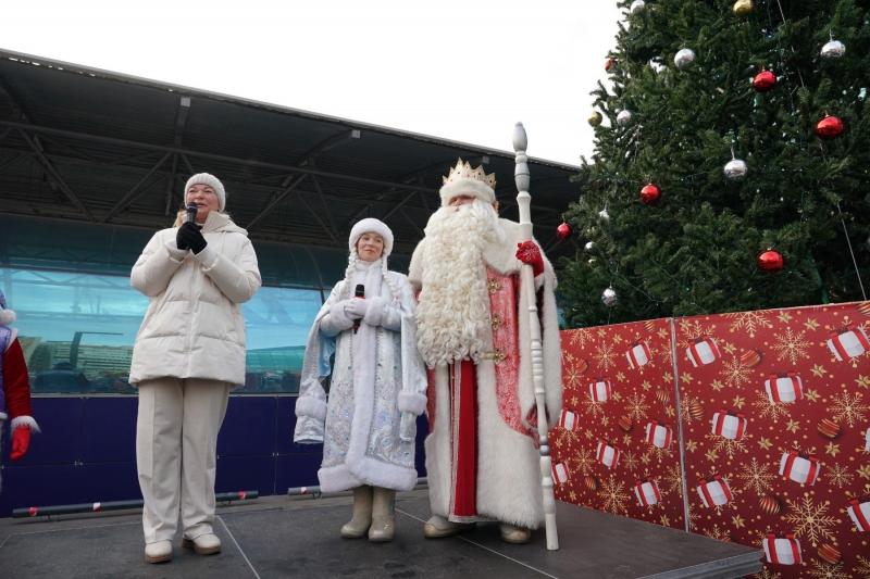 В Самару из Великого Устюга на праздничном поезде прибыл главный Дед Мороз страны