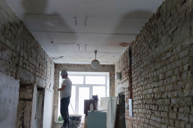 Самарцы восстанавливают Центр первичной медико-санитарной помощи в Снежном