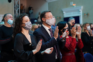 Дмитрий Азаров о театре "Грань": "У этого замечательного творческого коллектива прекрасное будущее"