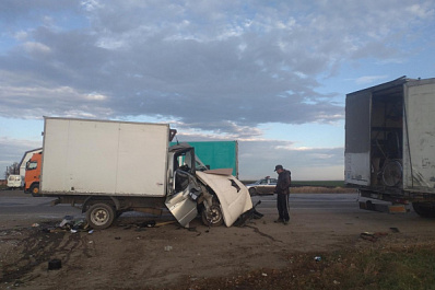 В Самарской области "Газель" на скорости протаранила фуру