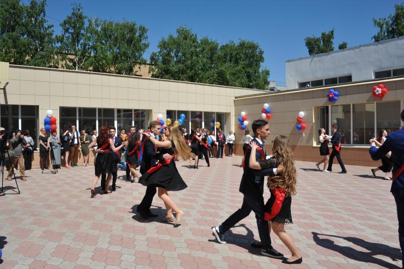 Выпускники Самарской области, поступившие в учебные заведения региона, получат по 10 тысяч рублей