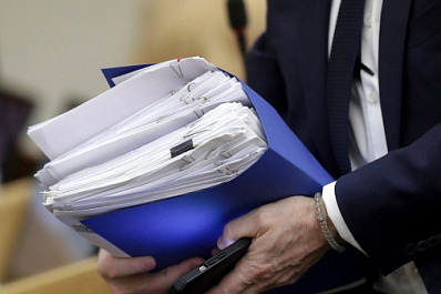 Индексация зарплат, электронные водительские права и больше пособий на карту МИР: какие изменения ждут россиян в октябре