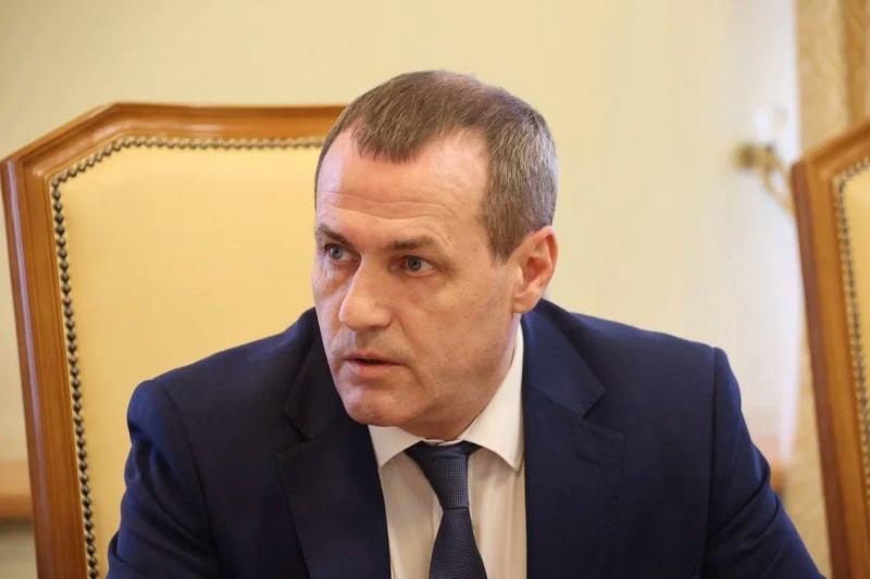 Губернатор Дмитрий Азаров встретился с претендентом на пост главы Отрадного Александром Мецкером