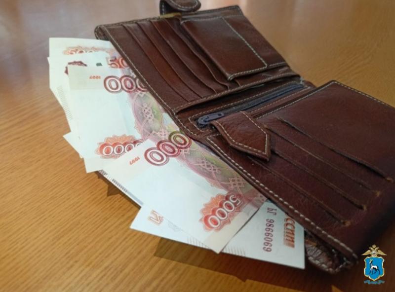 В Похвистневе женщина обокрала спящего соседа