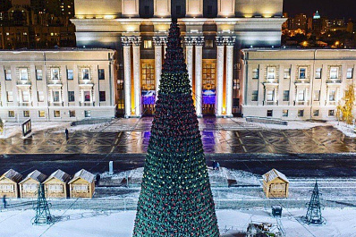 Самара вошла в топ-10 городов России с самыми высокими новогодними елками