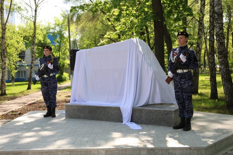 Наука побеждать: в самарском вузе открыли памятник участникам Великой Отечественной войны