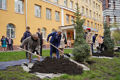 В Самаре высадили аллею в честь областного прокурора