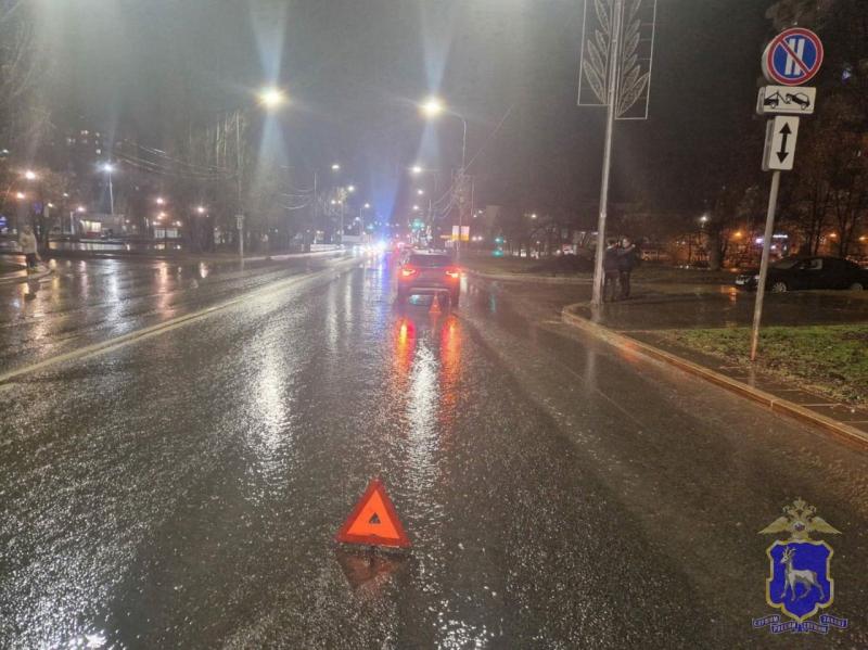 В Самаре три человека попали в больницу после столкновения Toyota и LADA