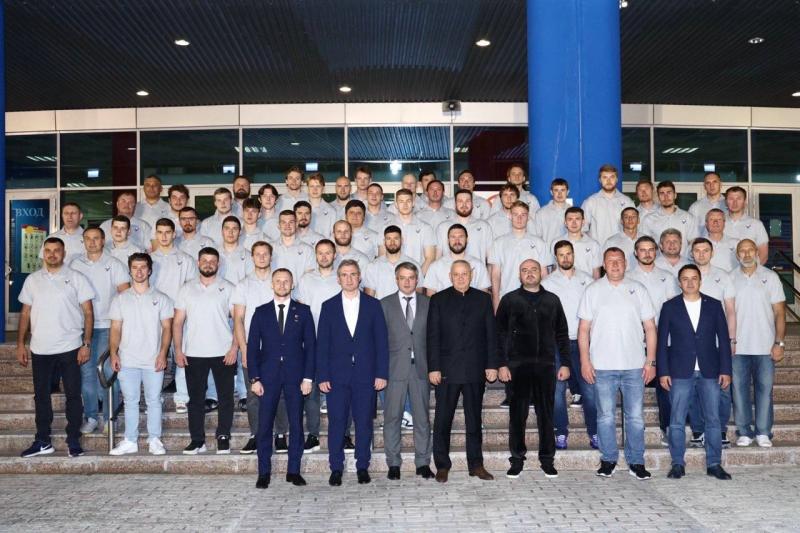 Вячеслав Федорищев  в Тольятти встретился с руководством и спортсменами хоккейной команды "Лада"