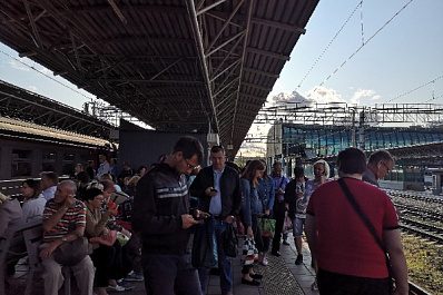 Сотни самарцев застряли на железнодорожном вокзале