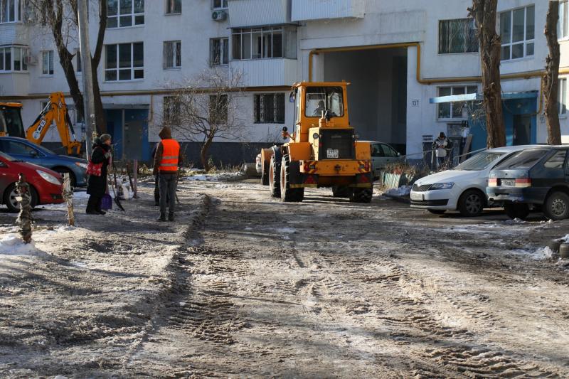 Глава Самары Елена Лапушкина проверила состояние дворов после утечек на водоводах