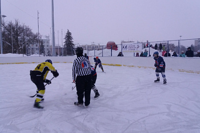 В Самаре открылся хоккейный турнир "Золотая шайба"