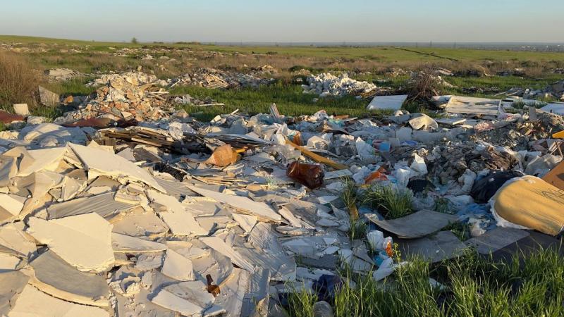 Поля около Крутых Ключей под Самарой превратили в свалку