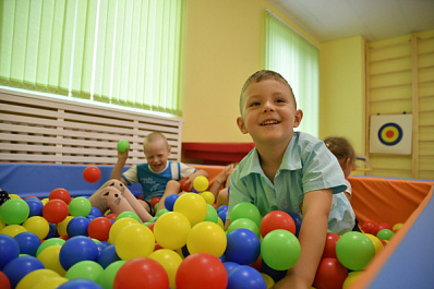 Дмитрий Азаров: "В Самарской области до конца 2021 года откроются еще 10 детских садов и 2 школы"