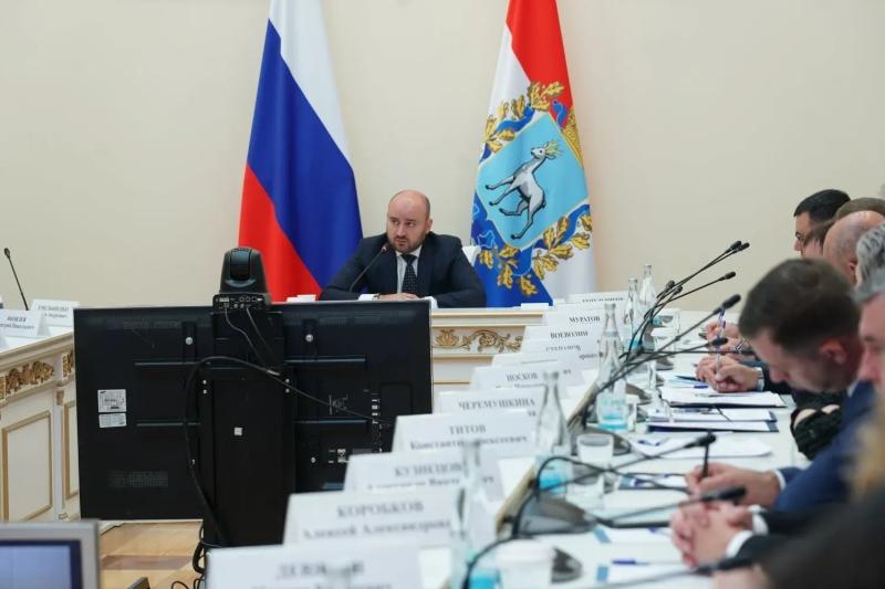 Губернатор Федорищев поручил создать в Самарской области фонд для доплат врачам, учителям и социальным работникам