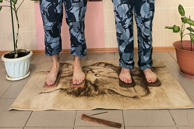 Сотрудники исправительной колонии Самары практикуют гвоздестояние