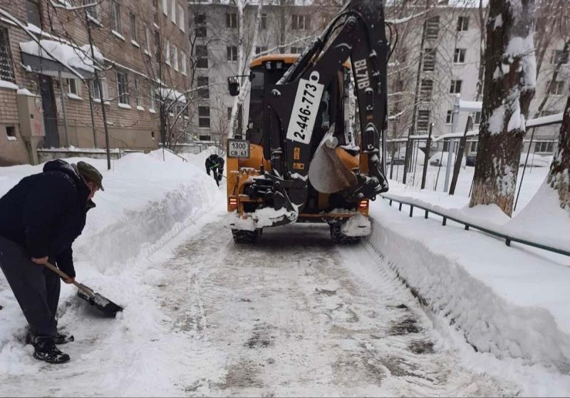 Дмитрий Азаров поручил главам городов принять неотложные меры по уборке снега