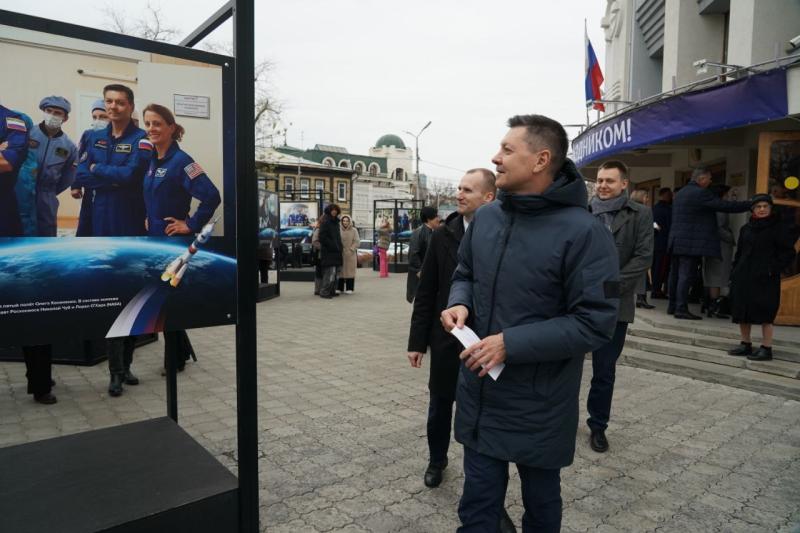 Вячеслав Федорищев вручил знак "Почетный гражданин Самарской области" Олегу Кононенко