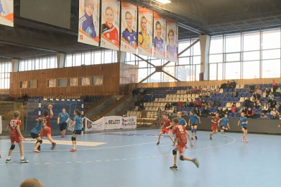 В Тольятти предприятия оказывают поддержку спортшколам