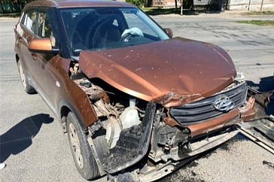 С травмой головы: в Самаре после ДТП с Hyundai Creta госпитализировали водителя "Приоры"