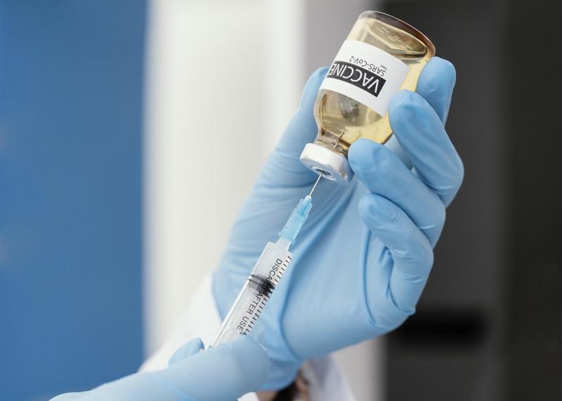 "Ростех" назвал дату регистрации новой вакцины против коронавируса