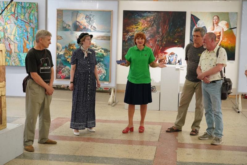От абстракций до сюрра: в Самаре открылась выставка "Союз в авангарде"