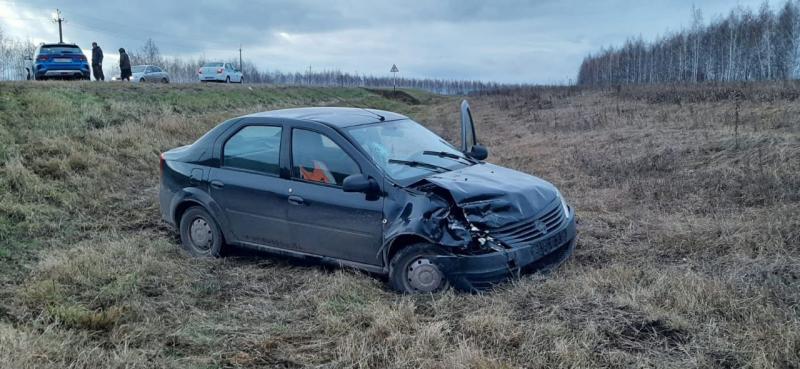 В Клявлинском районе 27 октября в аварии с двумя иномарками пострадала женщина 