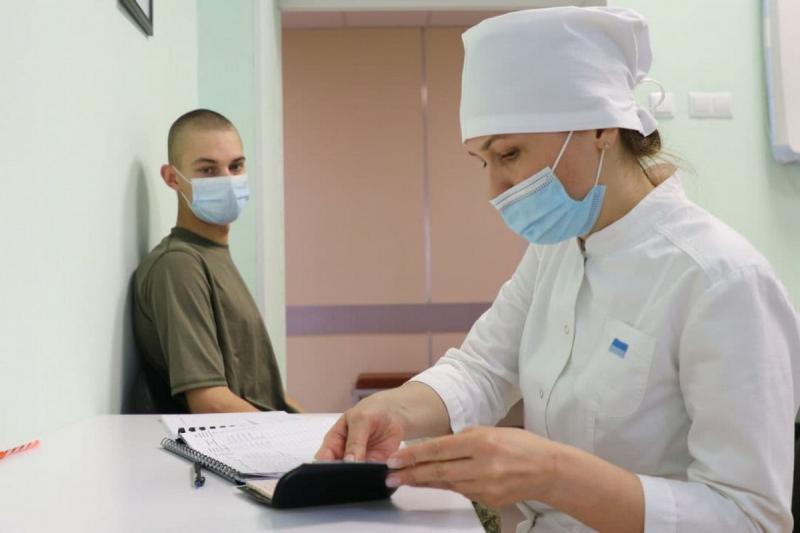 Более 15 тысяч военных ЦВО прошли полную вакцинацию от коронавируса