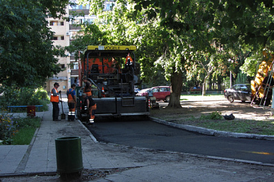 В Тольятти из восьми десятков внутриквартальных дорог отремонтировали пять