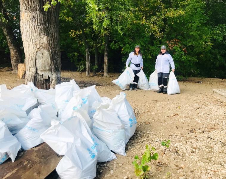 Генеральная уборка: самарские волонтеры очистили от мусора остров Рождественский