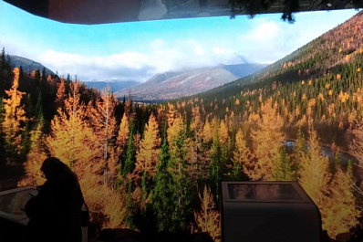 Гости выставки "Россия" знакомятся с природными богатствами страны