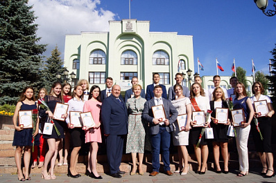 В Самаре чествовали "золотых" выпускников