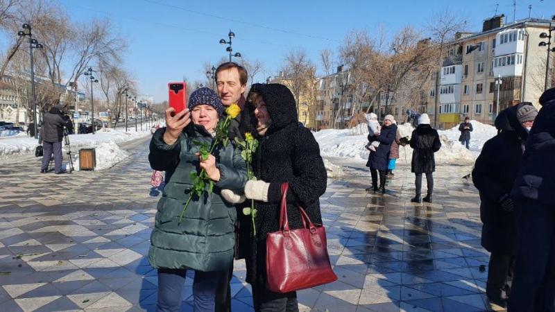 Женщины Самарской области получили подарки от губернатора к 8 Марта