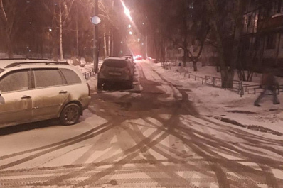 Неудачно сдал задом: в Самаре водитель сбил бабушку и скрылся с места аварии